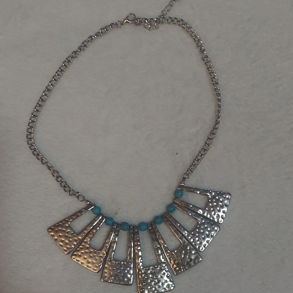 8/$10 Paparazzi Silver and Turquoise Geometric Necklace - Picture 4 of 5